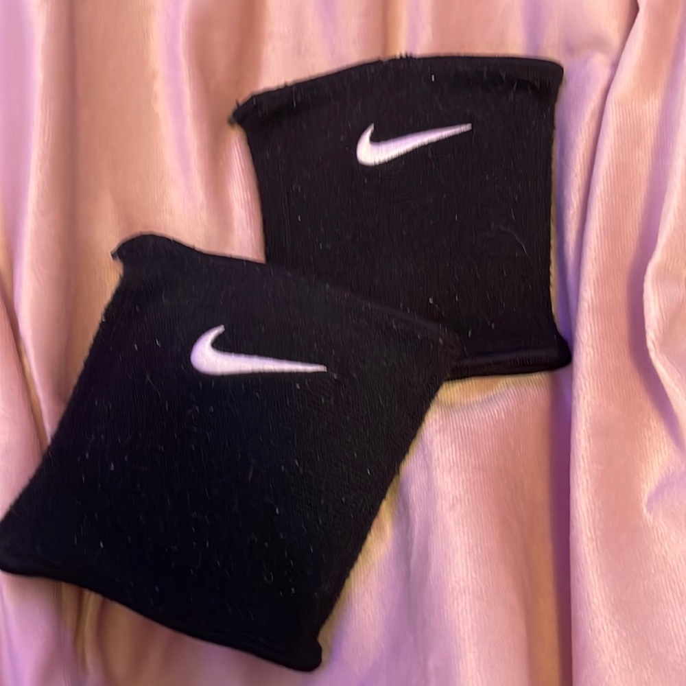 Black volleyball knee pads